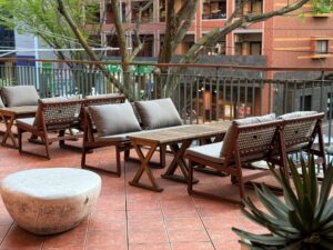 ホテルゾンク博多様よりご依頼いただいた家具修理の写真