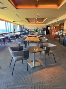ホテル様よりご依頼いただいたラウンジ用チェア修理の写真