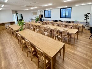 静岡県山本工業様よりご依頼いただいた空間コーディネートの様子の写真。