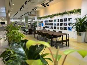 愛知県イオン豊川様よりご依頼いただいた空間コーディネートの様子の写真。